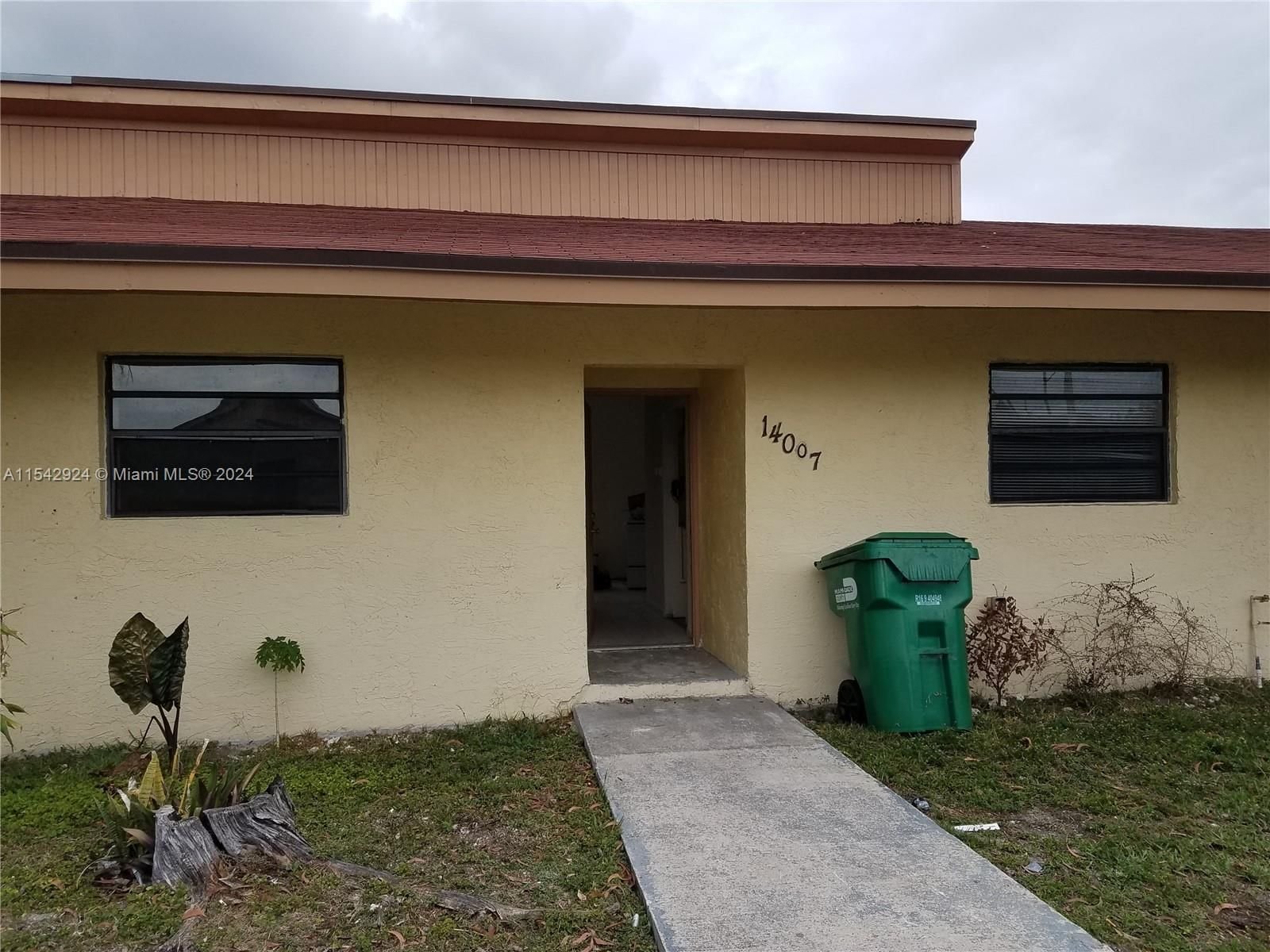 Real estate property located at 14007 281st Ter ., Miami-Dade County, WATERSIDE TOWNHOMES SEC 1, Homestead, FL