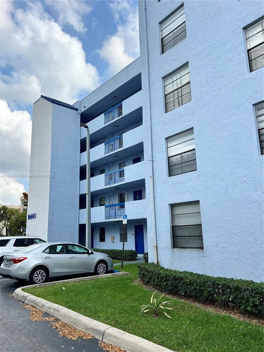 Real estate property located at 9440 Fontainebleau Blvd #113, Miami-Dade County, BLEAU GROTTO CONDO, Miami, FL