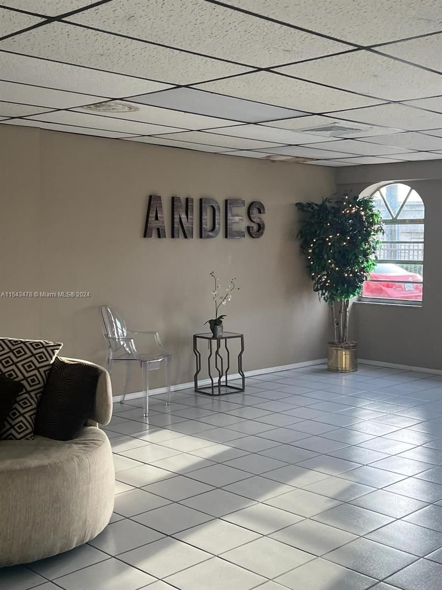 Real estate property located at 6215 20th Ave #401, Miami-Dade County, ANDES CONDO, Hialeah, FL