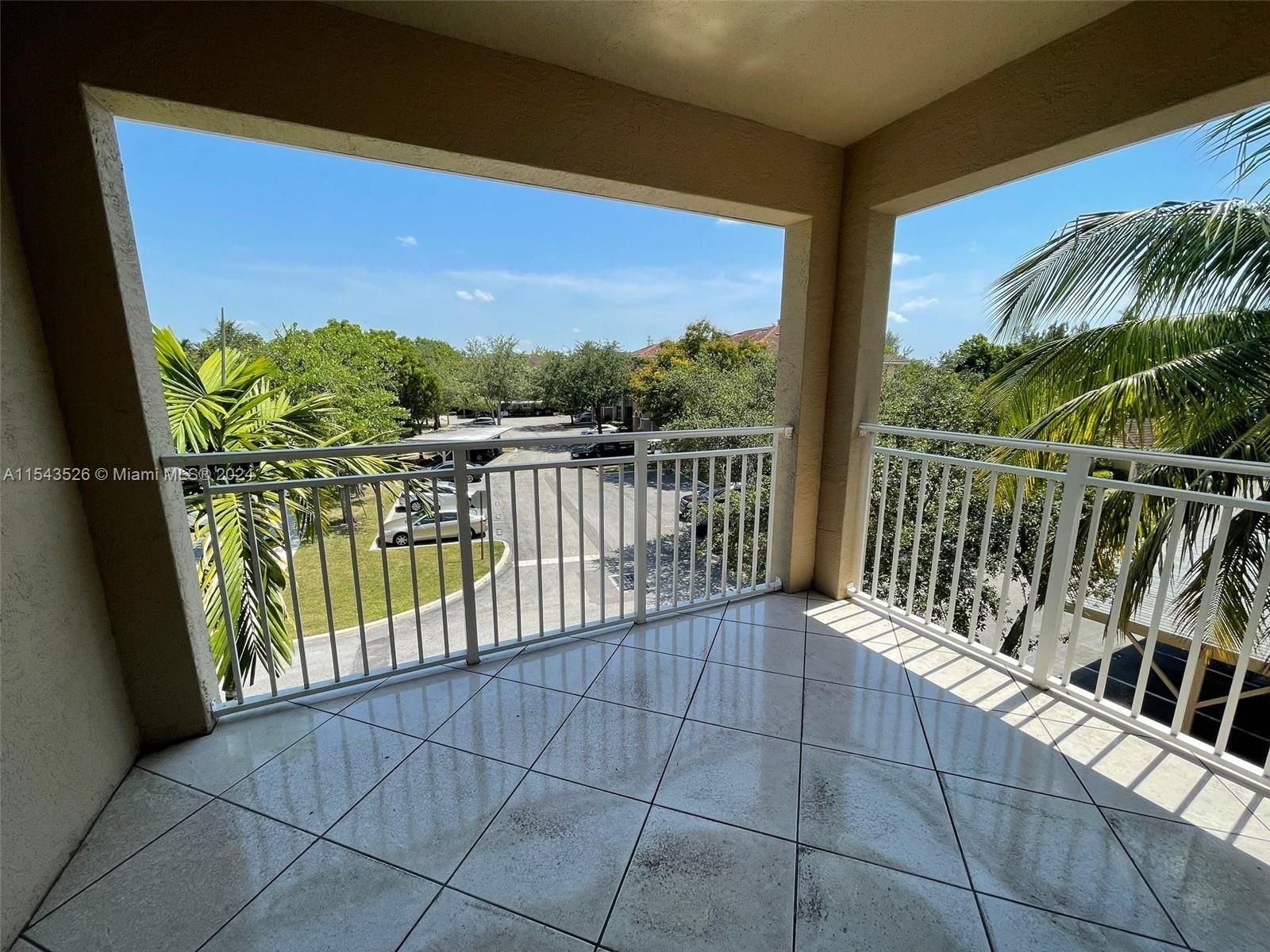 Real estate property located at 6418 Emerald Dunes Dr #301, Palm Beach County, VILLAS AT EMERALD DUNES, West Palm Beach, FL