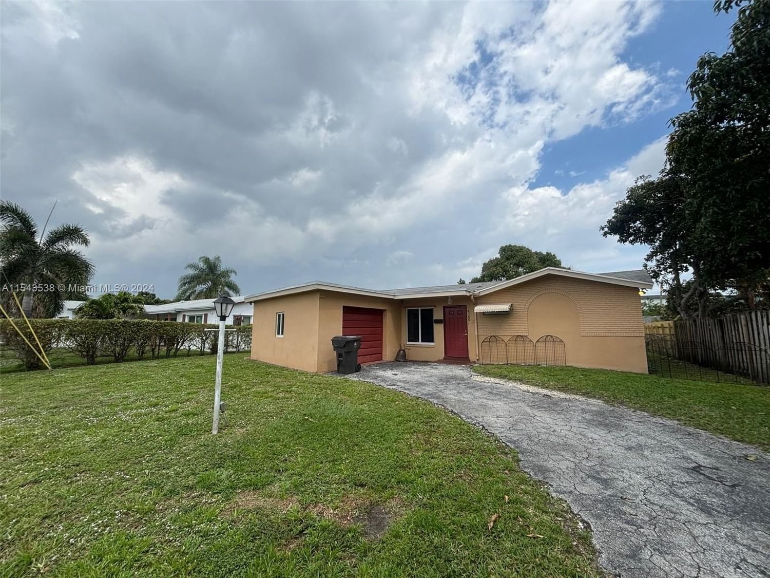 Real estate property located at 4160 45th Ter, Broward County, OAKLAND ESTATES 1ST SEC, Lauderdale Lakes, FL