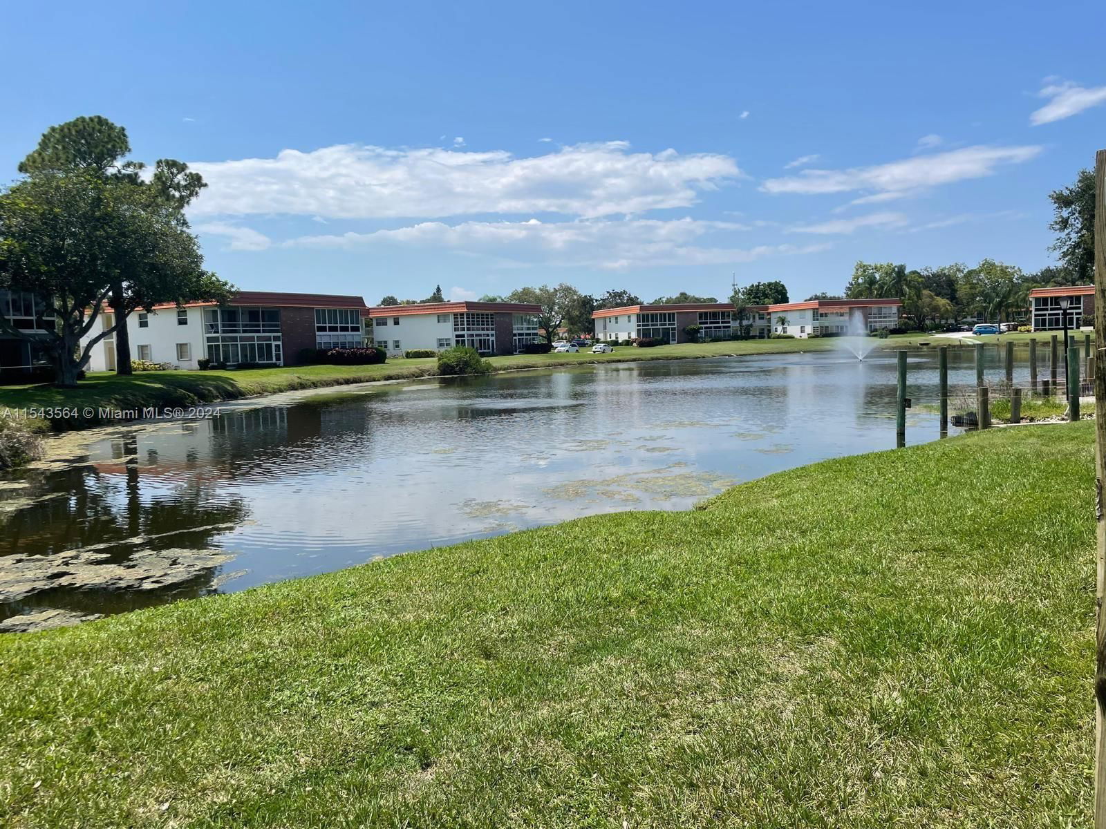 Real estate property located at 1225 21st St #103, Martin, VISTA DEL LAGO CONDO, Stuart, FL