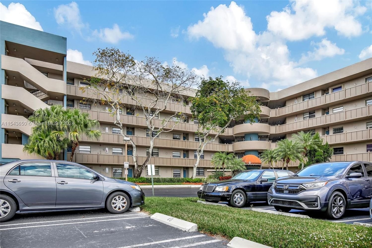 Real estate property located at 1001 Colony Point Cir #517, Broward County, COLONY POINT 5 CONDO, Pembroke Pines, FL