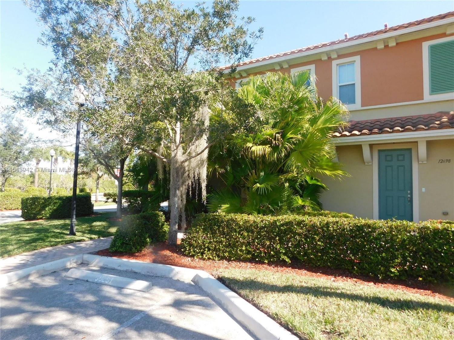 Real estate property located at 12698 32nd MANOR #12698, Broward County, ARTESIA - SAWGRASS LAKES, Sunrise, FL