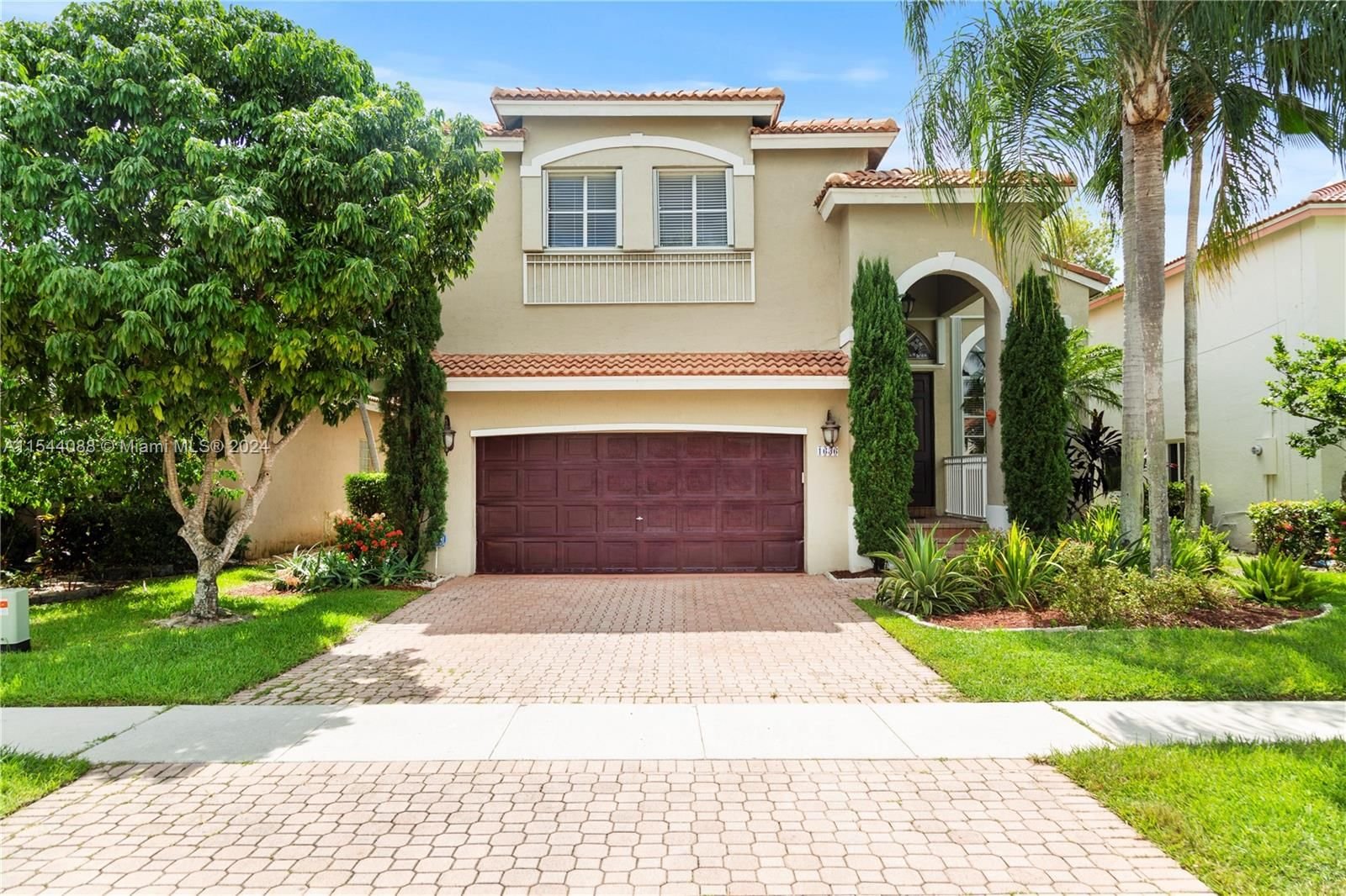 Real estate property located at 1656 157th Ave, Broward County, HOLLYWOOD LAKES COUNTRY C, Pembroke Pines, FL