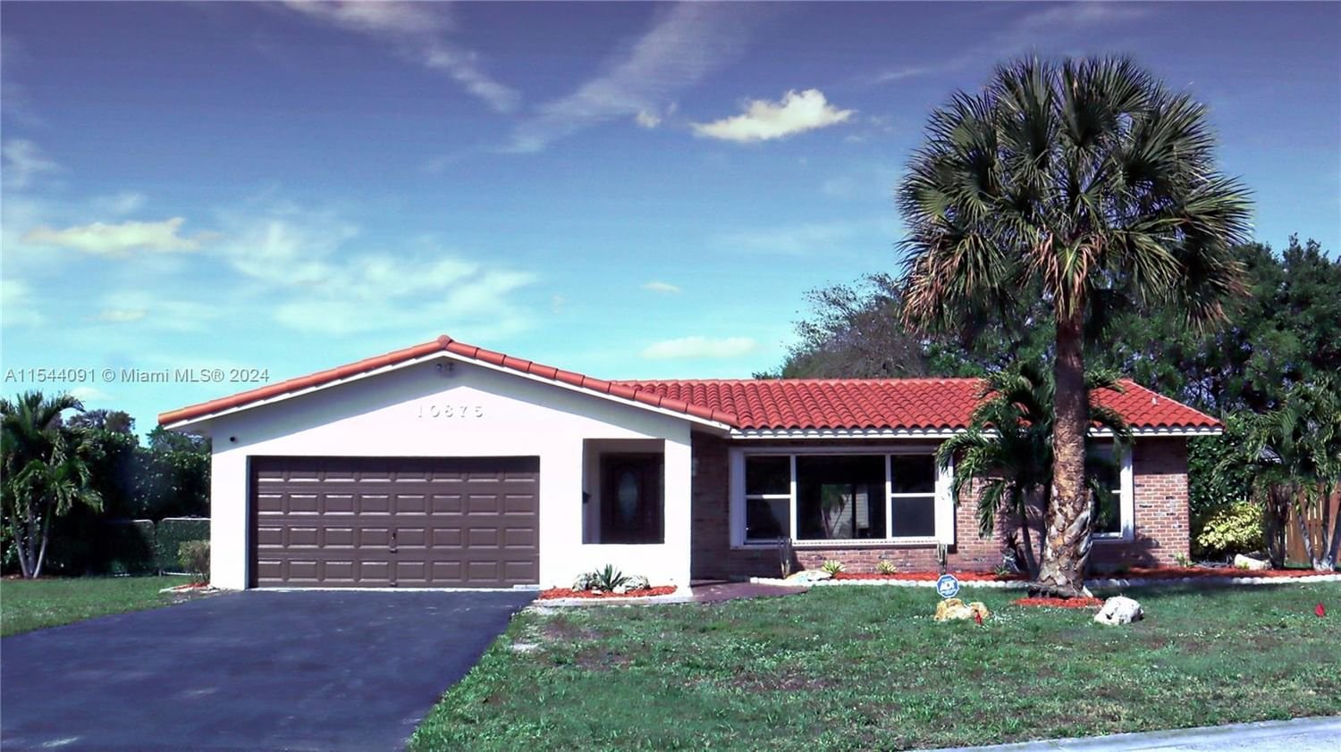 Real estate property located at 10875 37th Ct, Broward County, WINDINGS, Coral Springs, FL