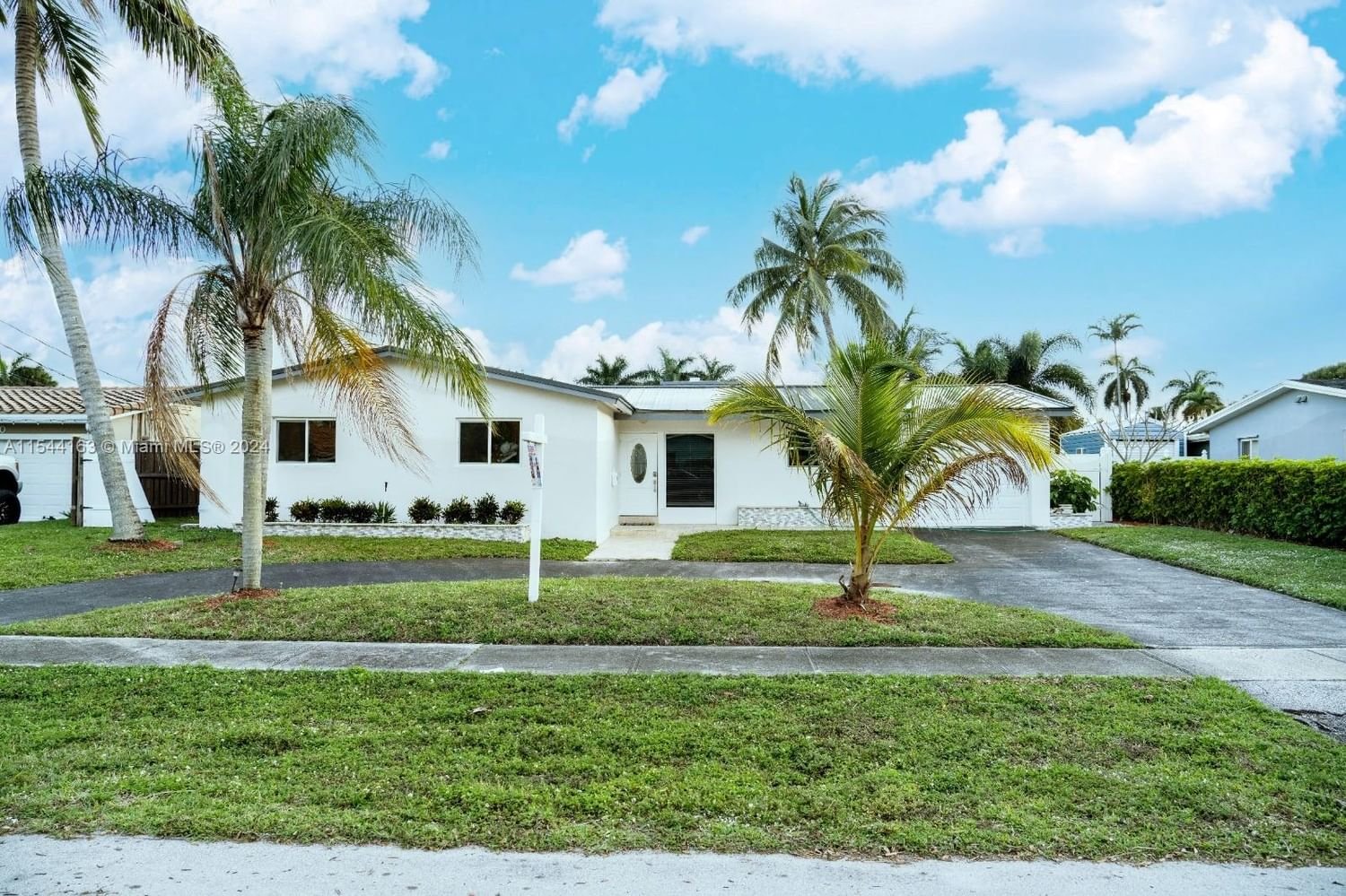 Real estate property located at 5820 17th St, Broward County, PLANTATION ISLES SEC TWO, Plantation, FL