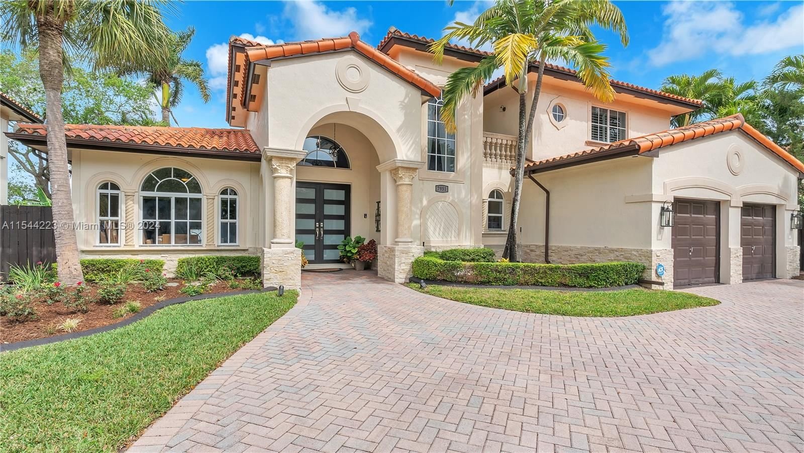 Real estate property located at 7951 159th Ter, Miami-Dade County, SILVERCREST LAKE ESTATES, Miami Lakes, FL