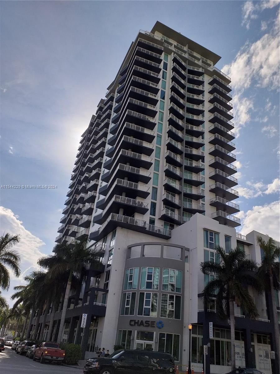 Real estate property located at 275 18th St #1710, Miami-Dade County, 1800 BISCAYNE PLAZA CONDO, Miami, FL