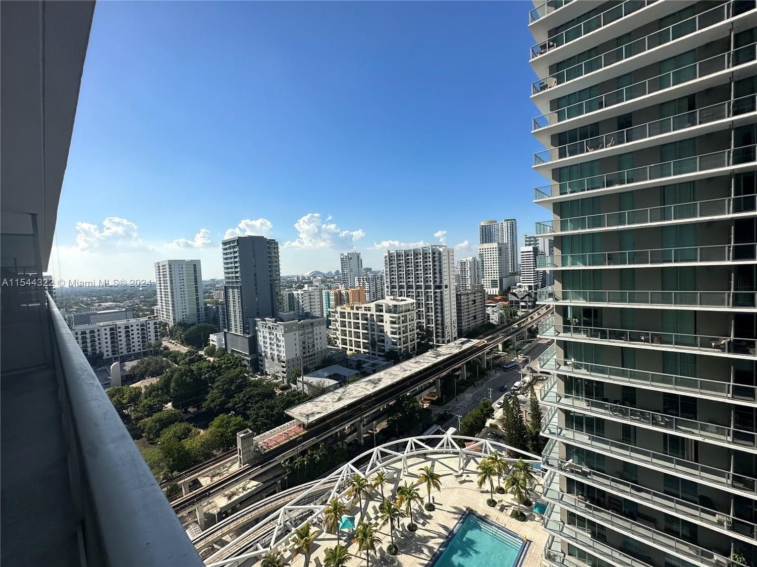 Real estate property located at 79 12th St #2009-S, Miami-Dade County, THE AXIS ON BRICKELL COND, Miami, FL