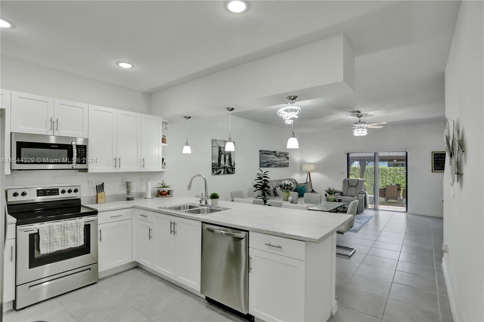 Real estate property located at 23309 111th Ave #23309, Miami-Dade County, MC ESTATES SUBDIVISION, Homestead, FL