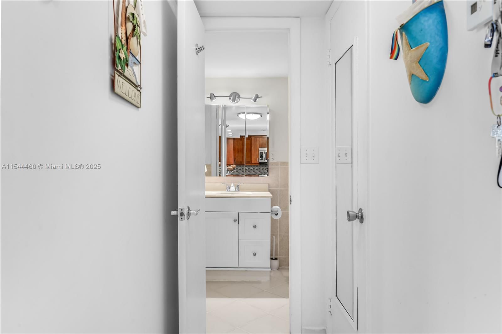 Real estate property located at 345 Ocean Dr #411, Miami-dade, Ocean Point Condo, Miami Beach, FL