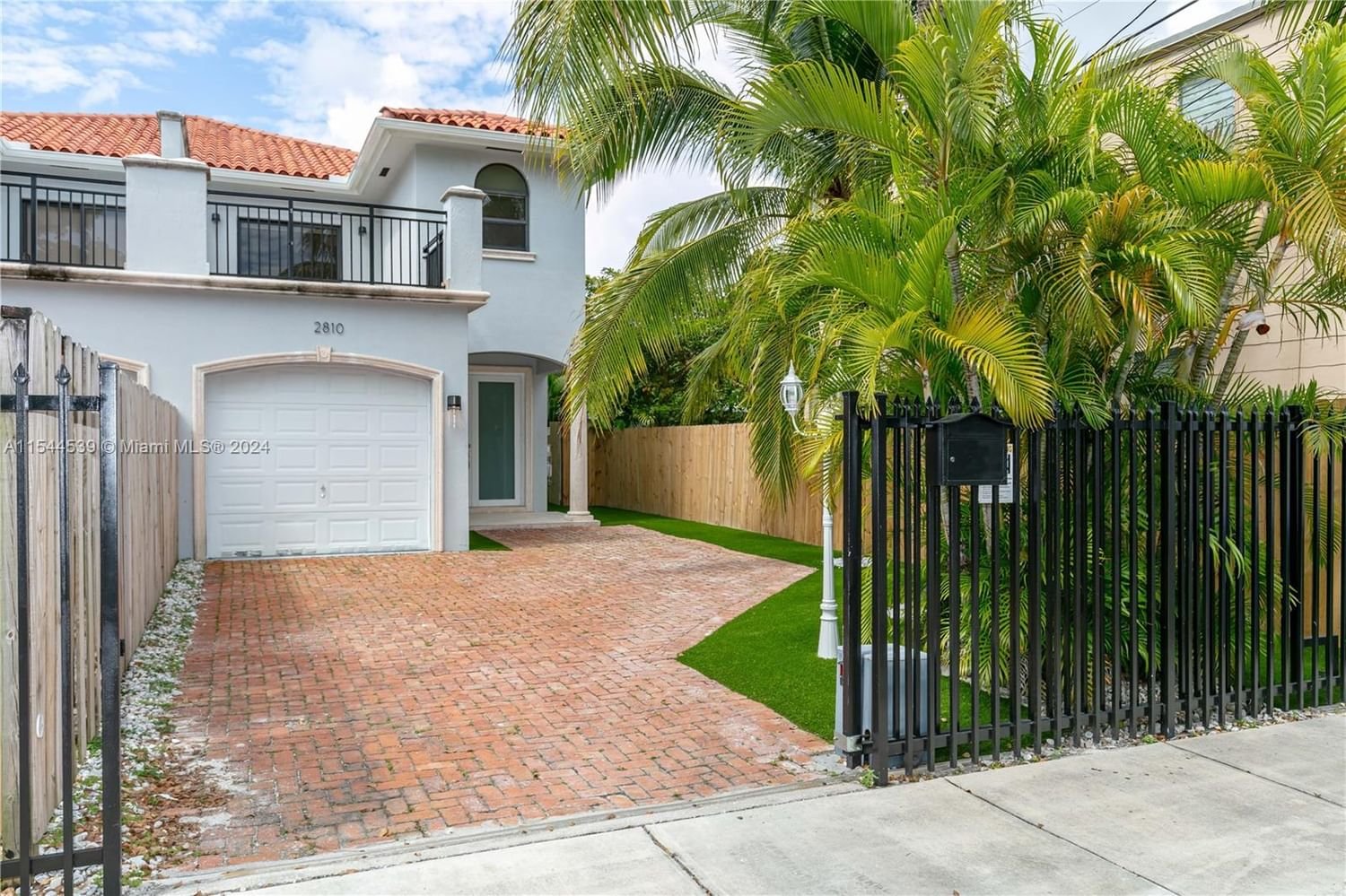 Real estate property located at 2810 SW 37th Court #2810, Miami-Dade County, Realty Securities Corp of, Miami, FL