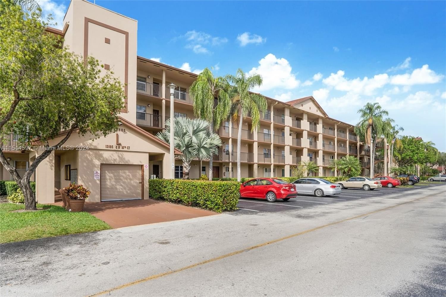 Real estate property located at 13105 16th Ct #407L, Broward County, CENTURY VILLAGE, Pembroke Pines, FL