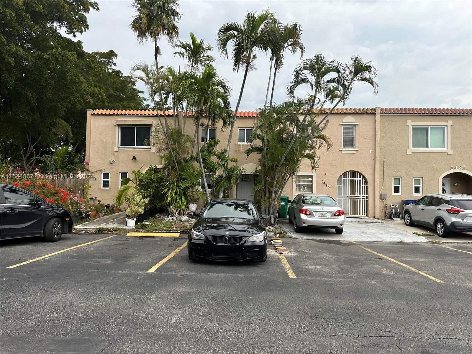 Real estate property located at 5437 169th St #5437, Miami-Dade County, BARBELLA SUB 1ST ADDN, Miami Gardens, FL