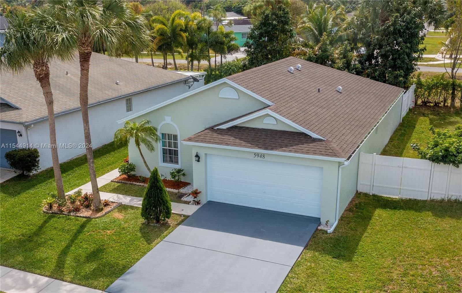 Real estate property located at 5948 Azalea Cir, Palm Beach County, VICTORIA WOODS 4, West Palm Beach, FL