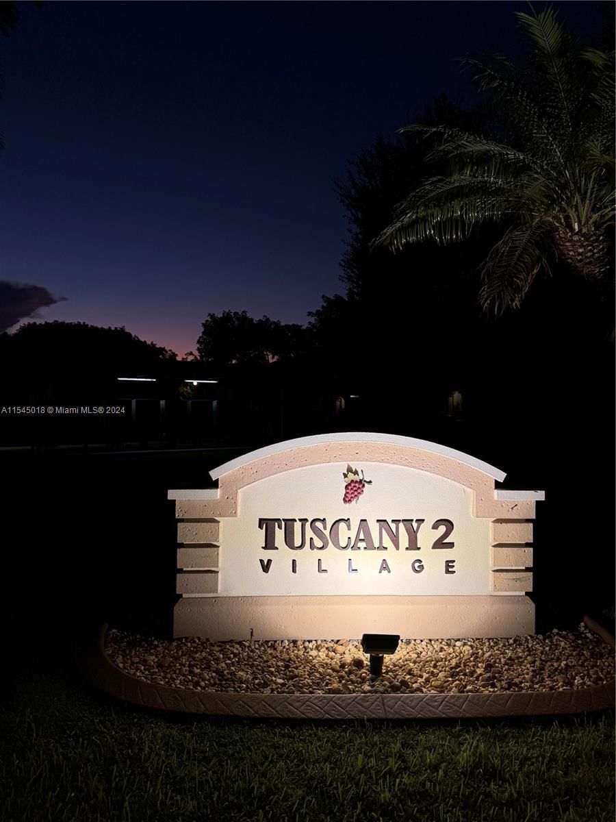 Real estate property located at 12977 133rd Ter, Miami-Dade, COURTS AT TUSCANY WEST, Miami, FL