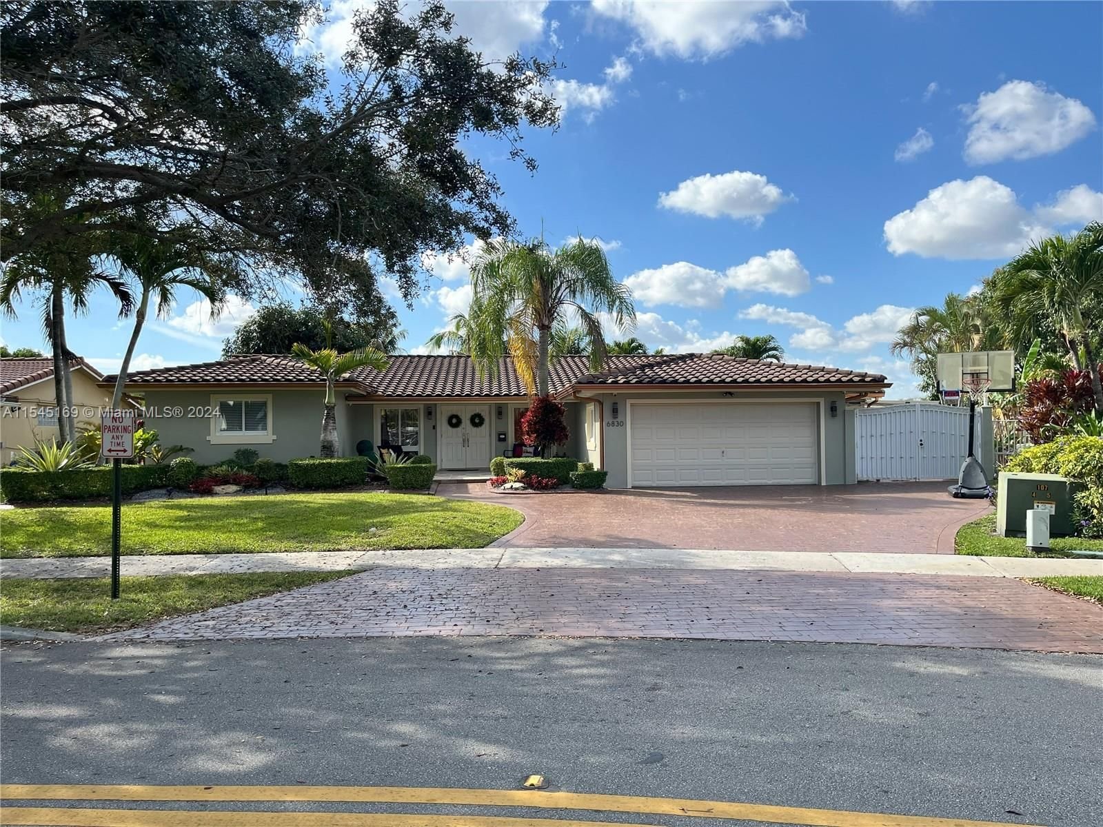Real estate property located at , Miami-Dade County, MIAMI LAKES SEC 5, Miami Lakes, FL