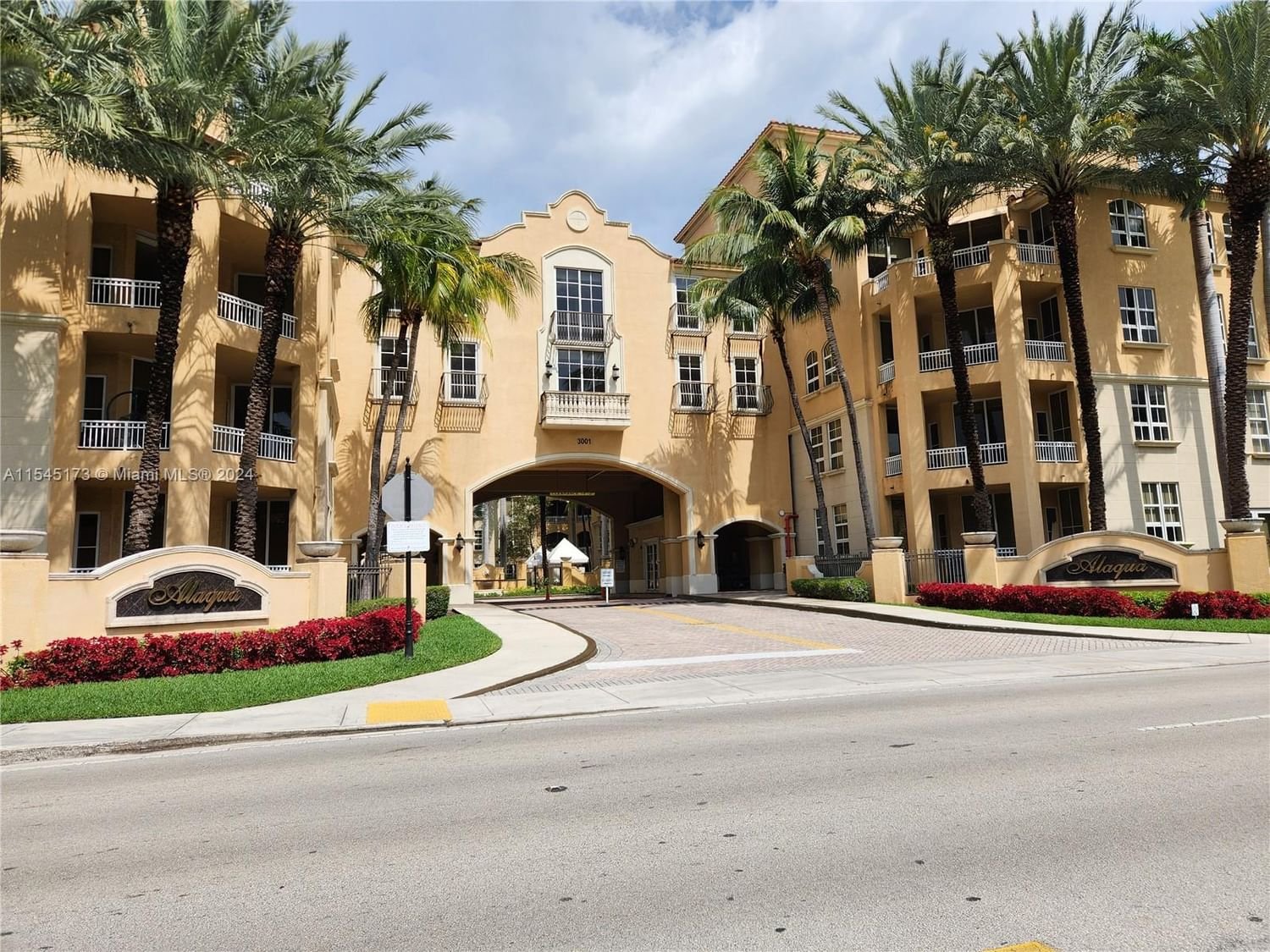 Real estate property located at 3001 185th St #616, Miami-Dade County, ALAQUA CONDO, Aventura, FL
