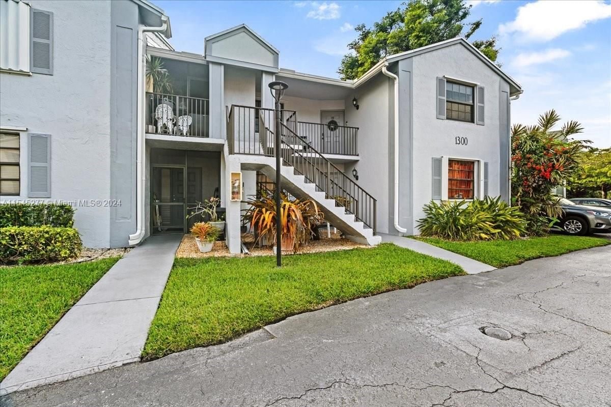 Real estate property located at 1300 Franklin Ave #1300H, Miami-Dade County, LAKESHORE CONDO #9, Homestead, FL