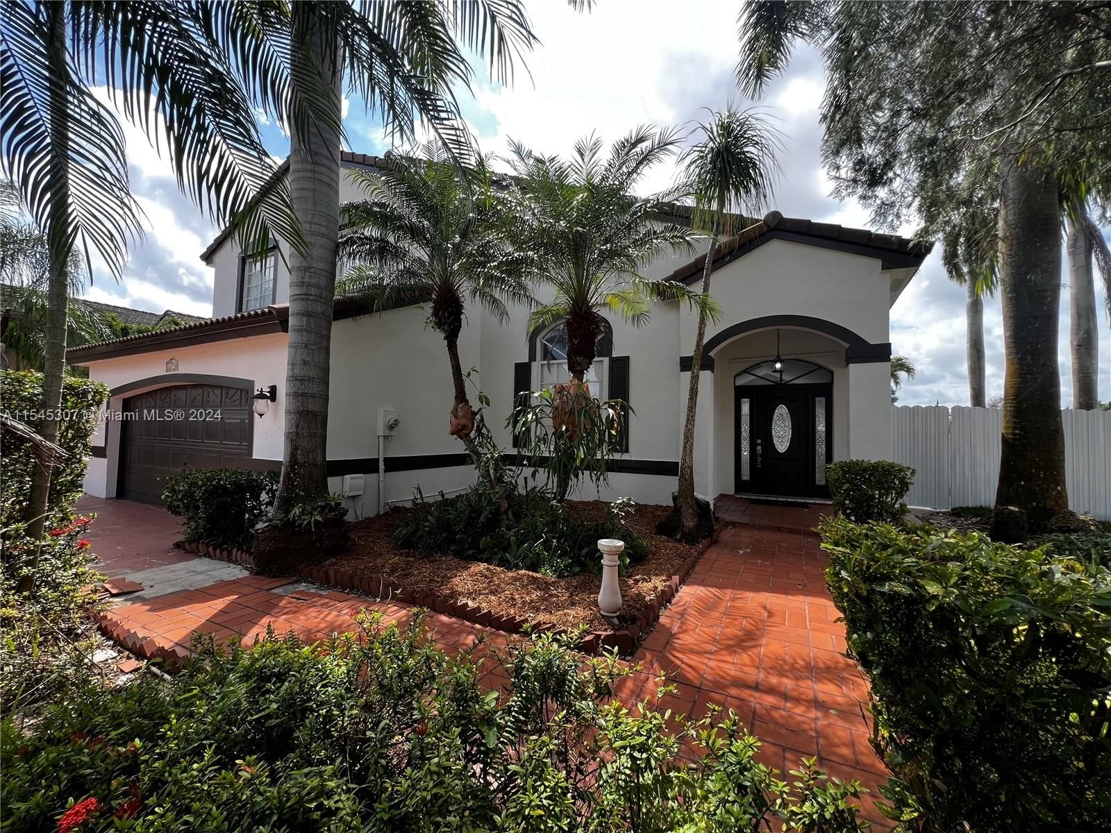 Real estate property located at 16094 77th Ter, Miami-Dade County, HEFTLER HOMES AT LAGO MAR, Miami, FL