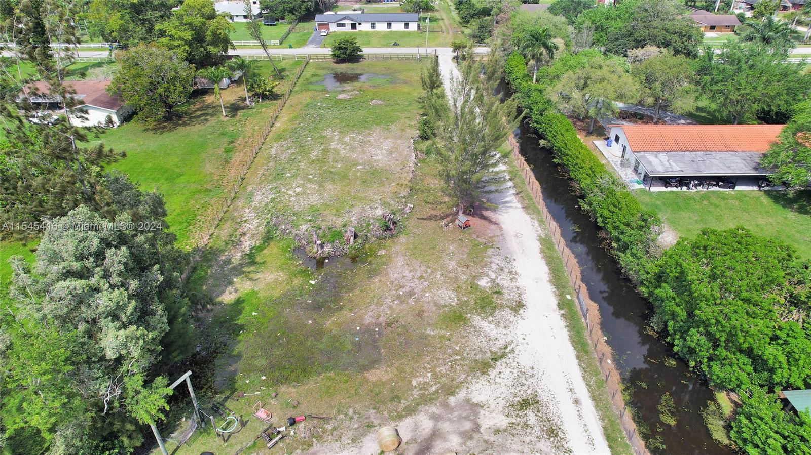 Real estate property located at 18100 70th Pl, Broward County, CHAMBERS SUB SW1/4, Southwest Ranches, FL