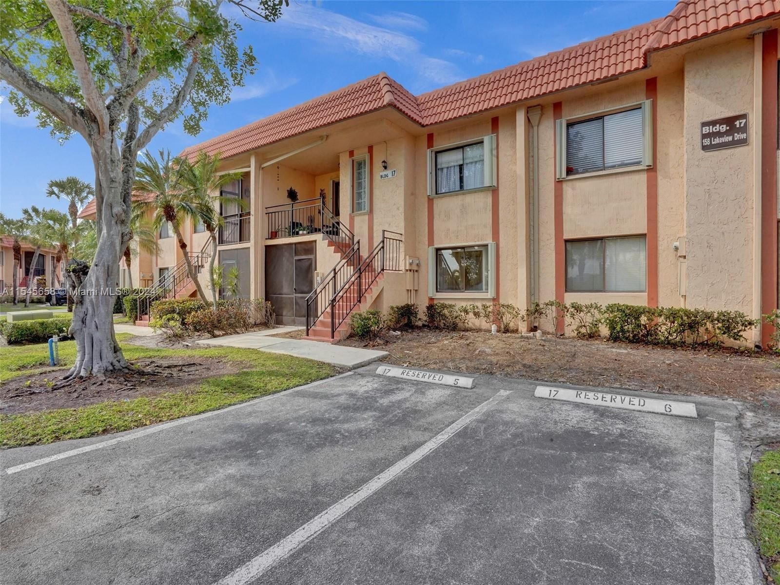 Real estate property located at 158 Lakeview Dr #103, Broward County, RACQUET CLUB APARTMENTS A, Weston, FL
