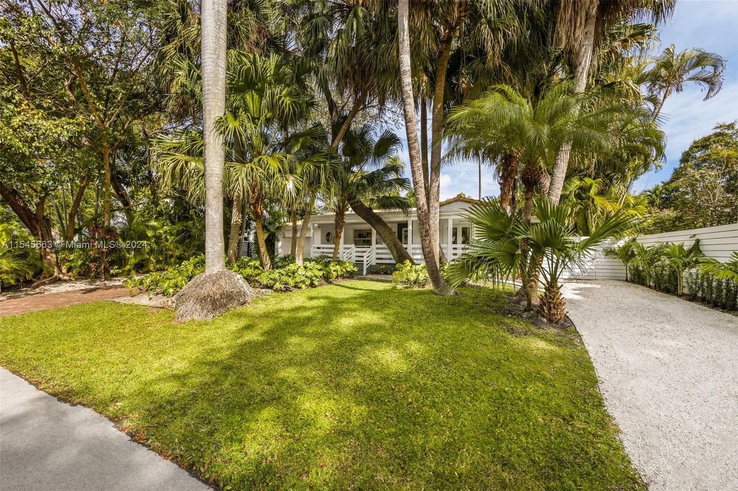 Real estate property located at 4031 Woodridge Rd, Miami-Dade County, WOODRIDGE SUB, Coconut Grove, FL