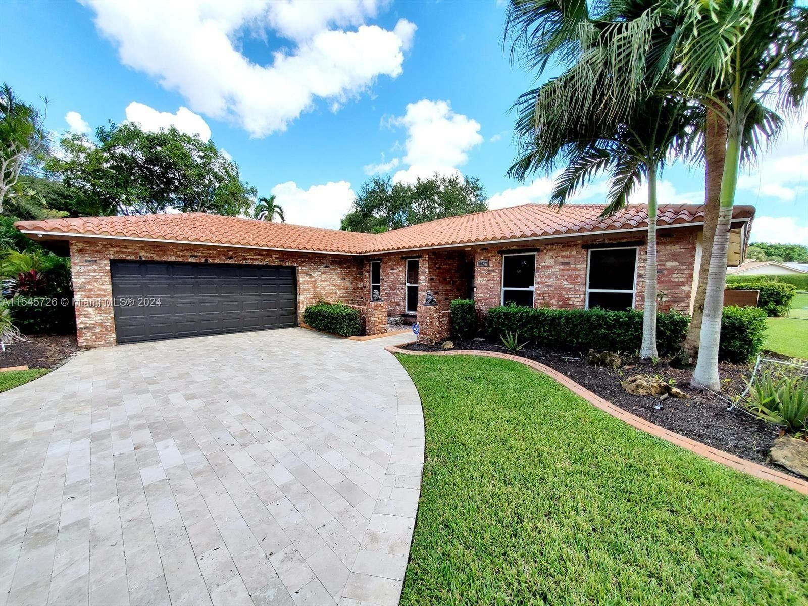Real estate property located at 10027 Ramblewood Dr, Broward County, MAPLEWOOD, Coral Springs, FL