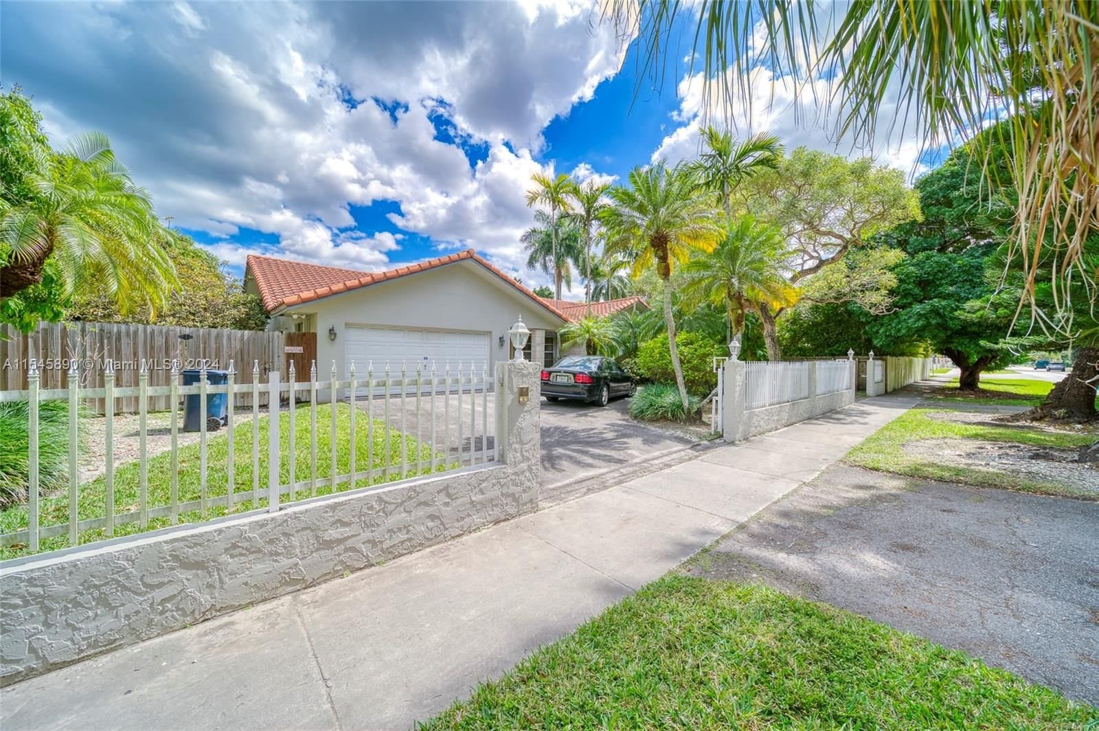 Real estate property located at 9855 122nd Ave, Miami-Dade County, LUMAR SUB, Miami, FL