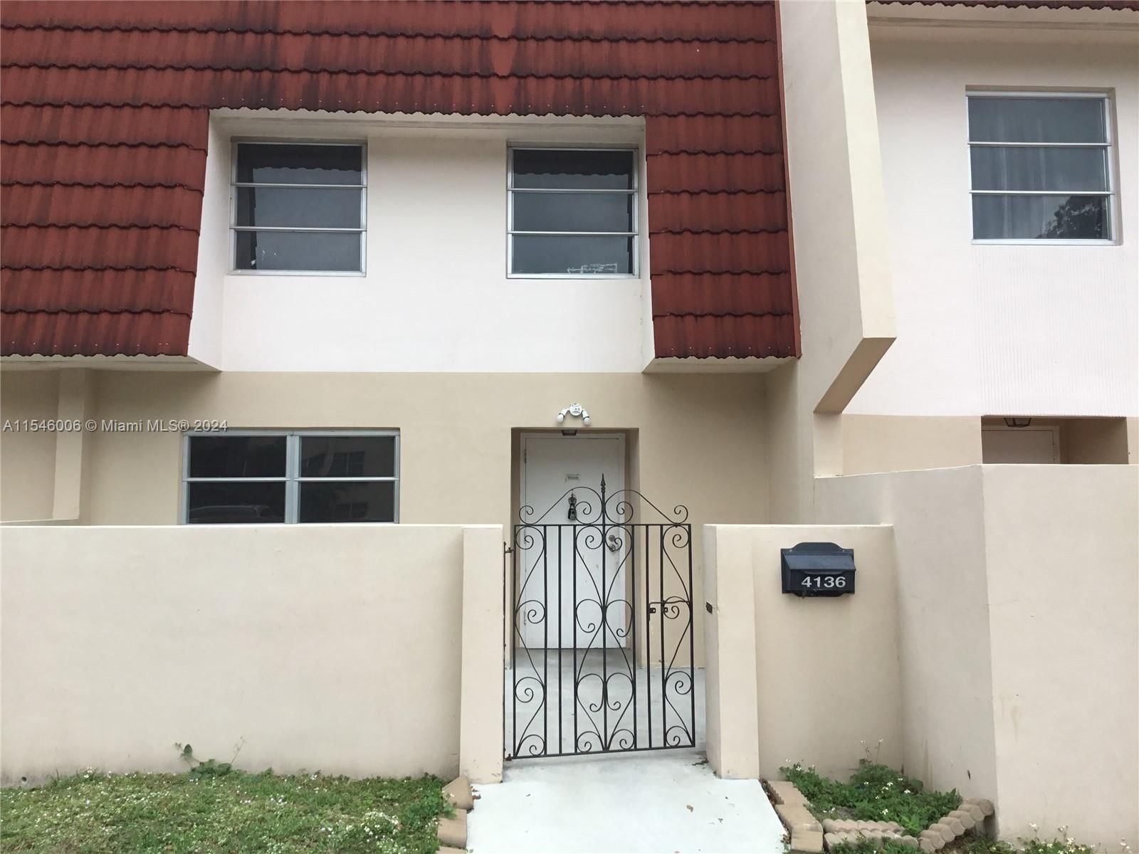Real estate property located at 4136 Inverrary Dr #15C, Broward County, MANORS TOWNHOUSE 14-15 CO, Lauderhill, FL