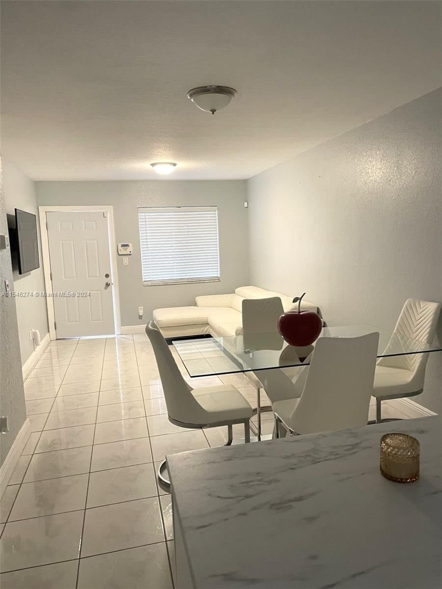 Real estate property located at 2380 74th St #202, Miami-Dade County, ALAMEDA JARDINS CONDO, Hialeah, FL