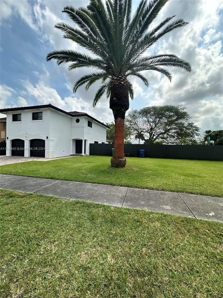 Real estate property located at 14176 163rd Ter, Miami-Dade County, LAGUNA PONDS SEC 2, Miami, FL