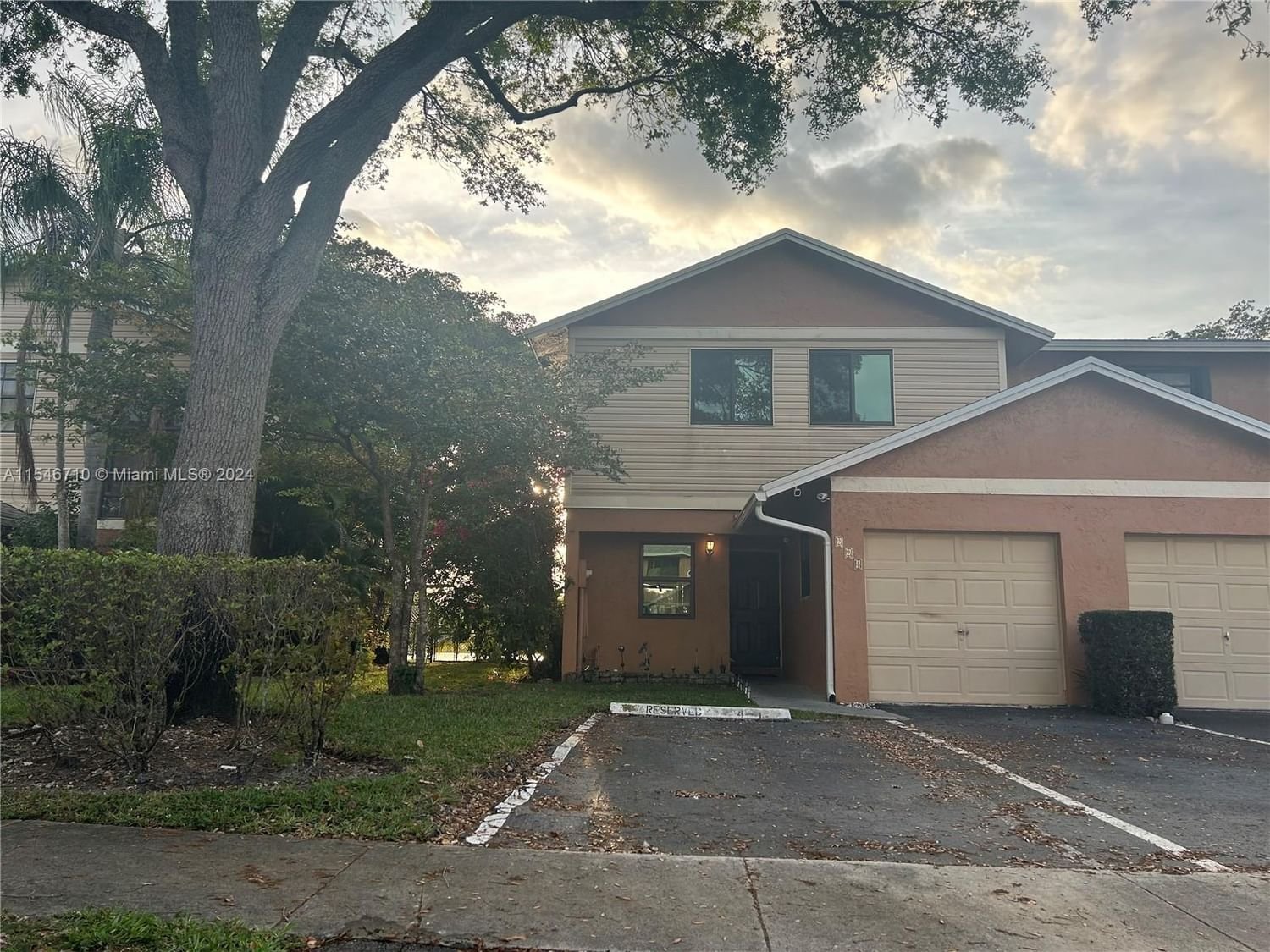 Real estate property located at 224 106th Ter #0, Broward County, PEMBROKE POINTE SEC ONE, Pembroke Pines, FL