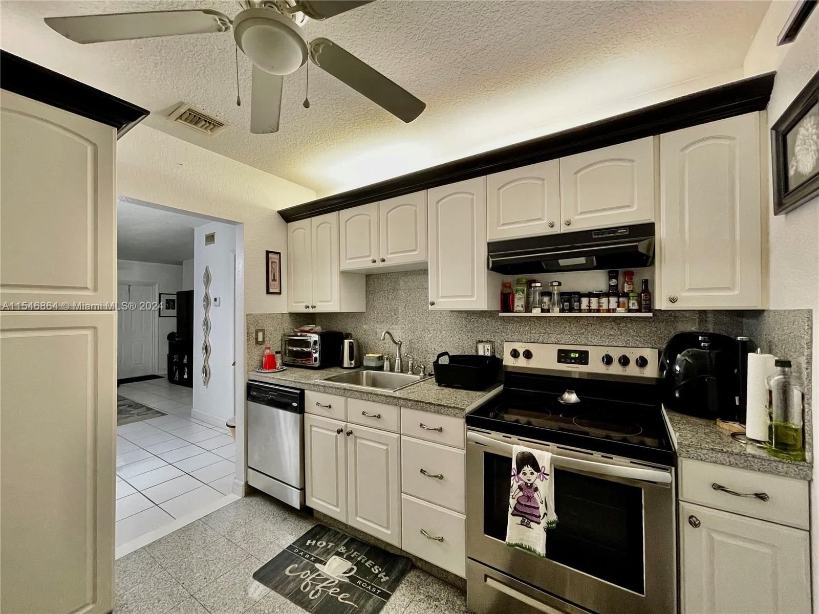 Real estate property located at 461 76th Ave #205, Broward County, ORIOLE GARDENS THREE 71 C, Margate, FL