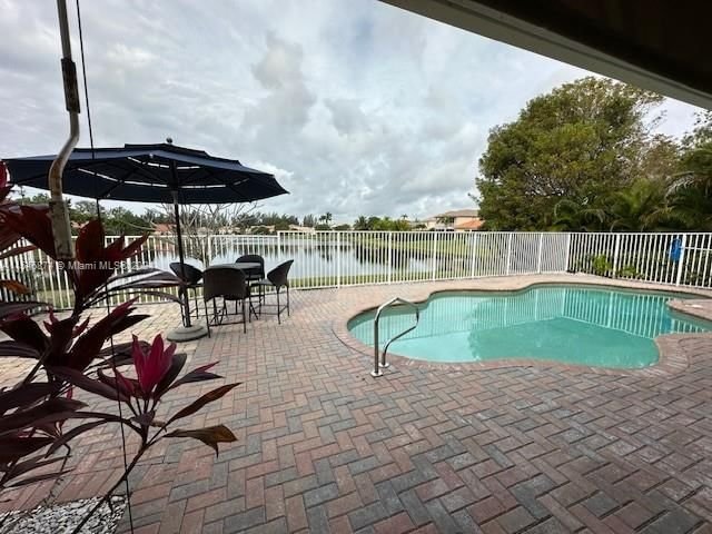 Real estate property located at 111 Bella Vista Way, Palm Beach County, BELLA TERRA PUD 1, Royal Palm Beach, FL