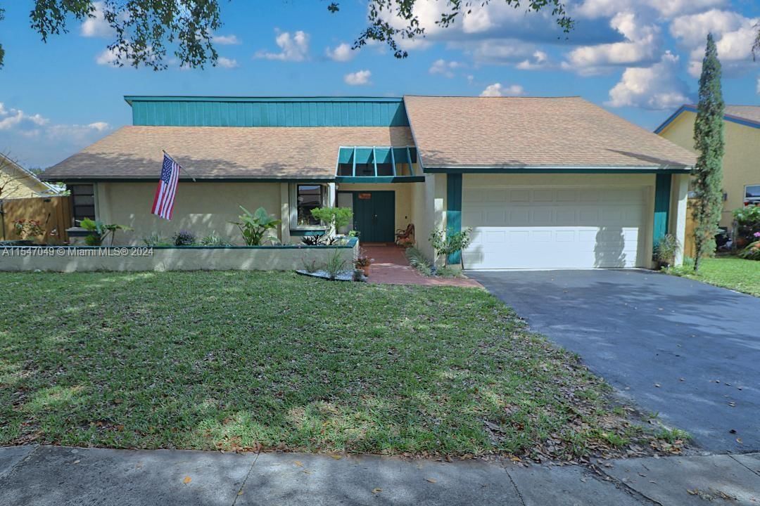 Real estate property located at 2301 101st Ter, Broward County, Woodbridge, Pembroke Pines, FL