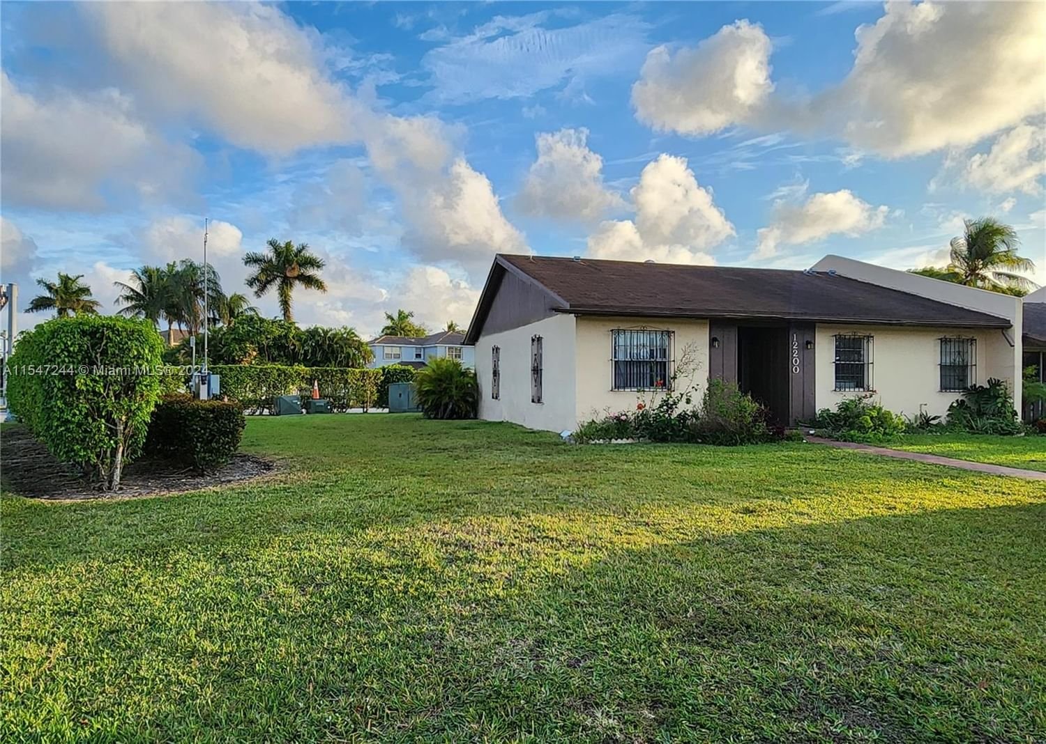 Real estate property located at , Miami-Dade County, DEVON-AIRE VILLAS SEC 8, Miami, FL