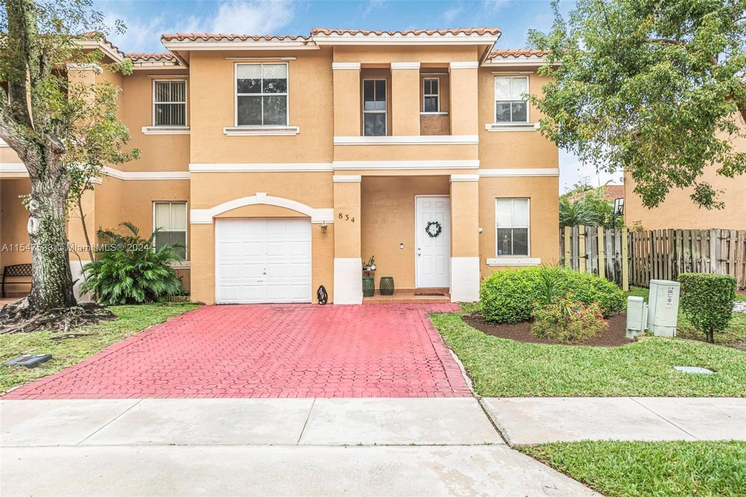 Real estate property located at 834 135th Ave #834, Broward County, PEMBROKE FALLS PHASE 3, Pembroke Pines, FL