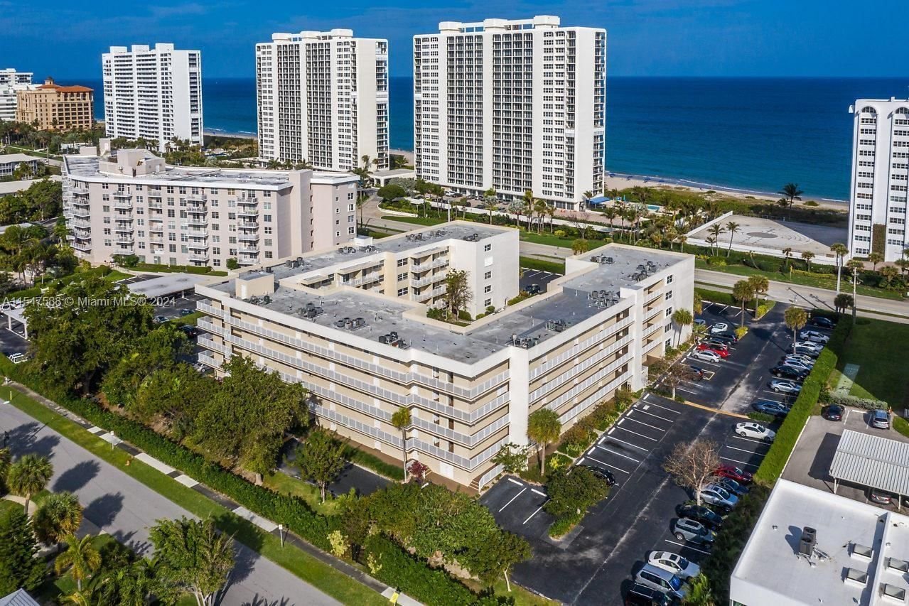 Real estate property located at 2929 Ocean Blvd #302, Palm Beach County, BOCA CONDO, Boca Raton, FL
