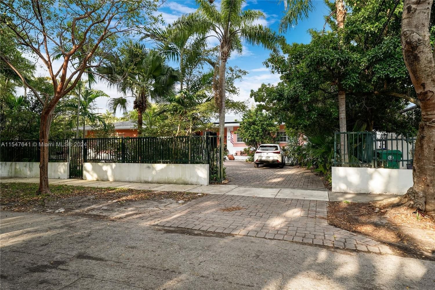 Real estate property located at 7 Samana Dr, Miami-Dade County, BAY HEIGHTS, Coconut Grove, FL