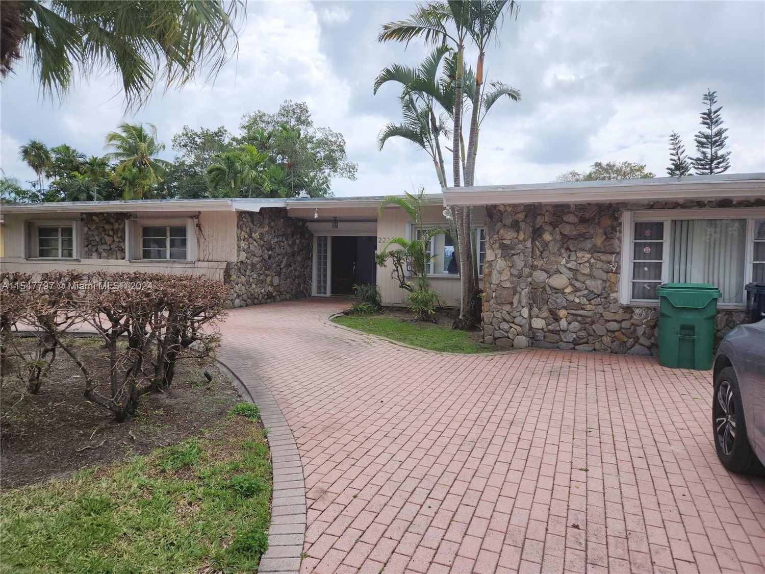Real estate property located at 2220 197th St, Miami-Dade County, ENCHANTED LAKE SEC 3, Miami, FL