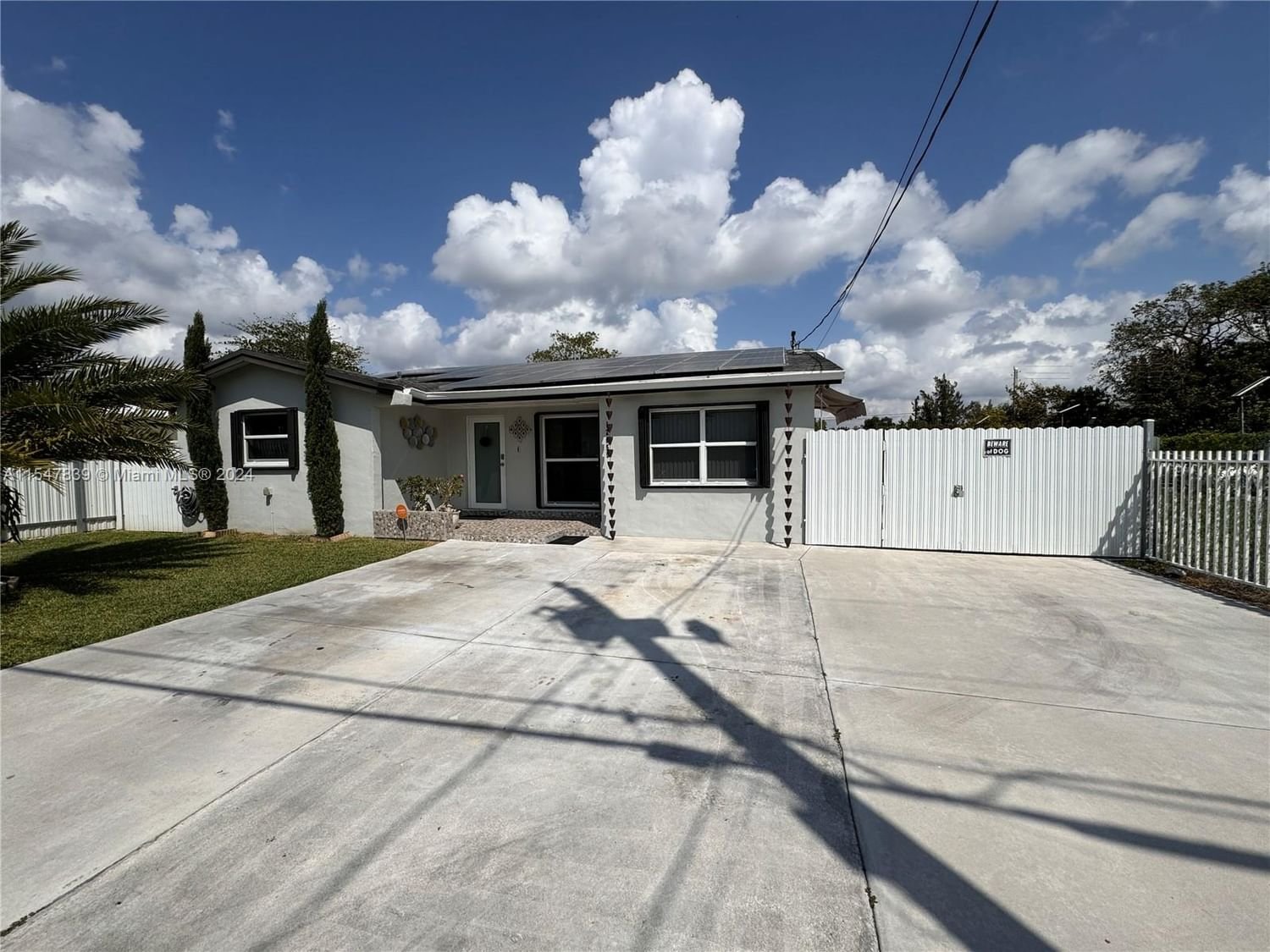 Real estate property located at 12055 217th St, Miami-Dade County, DIXIE PINES 2ND REV, Miami, FL