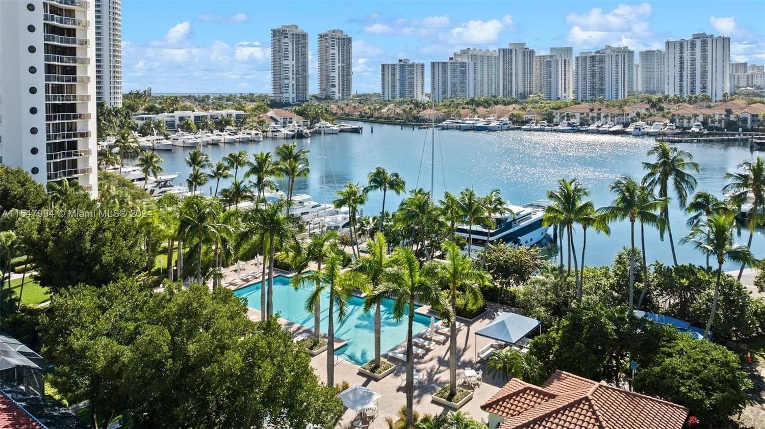 Real estate property located at 3598 Yacht Club Dr #1404, Miami-Dade County, HARBOR TWS AT THE WATERWA, Aventura, FL