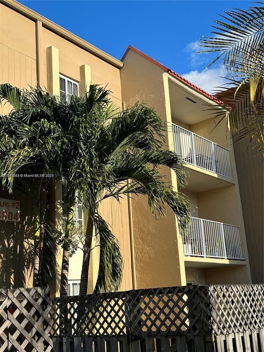 Real estate property located at 4804 79th Ave #304, Miami-Dade County, DORAL GARDENS II CONDO, Doral, FL