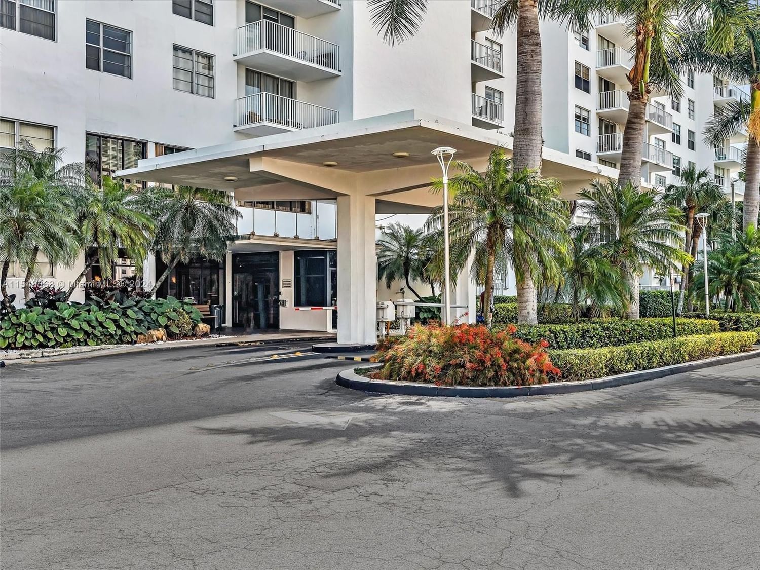 Real estate property located at 2801 183rd St #601W, Miami-Dade County, ADMIRALS PORT CONDO WEST, Aventura, FL