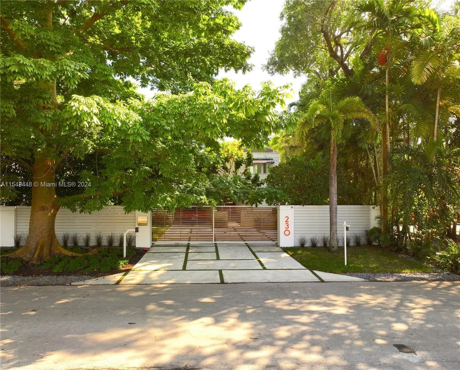 Real estate property located at 230 Ridgewood Rd, Miami-Dade County, COCONUT GROVE MANOR, Coral Gables, FL