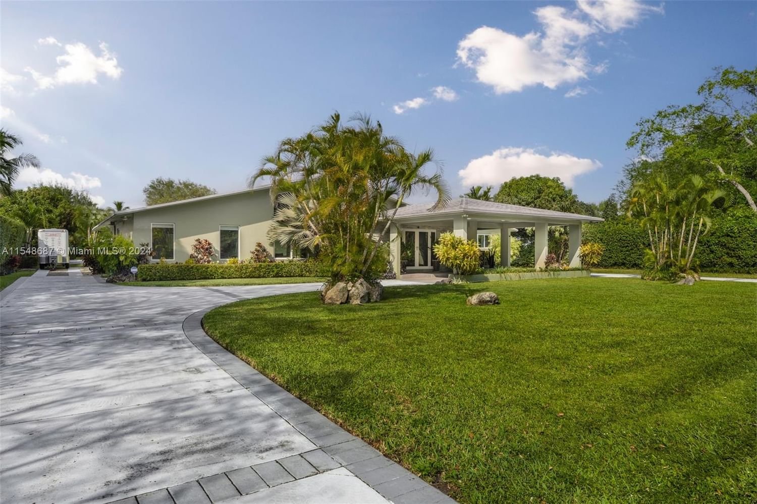 Real estate property located at 8605 58th St, Miami-Dade County, SUNKIST ESTATES A, Miami, FL