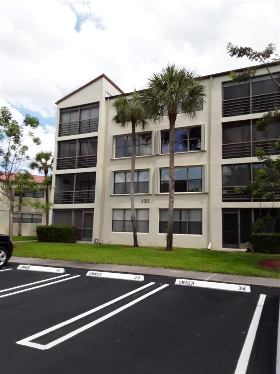 Real estate property located at 2312 Cypress Bend Dr #105, Broward County, CYPRESS BEND I-B AND I-C, Pompano Beach, FL