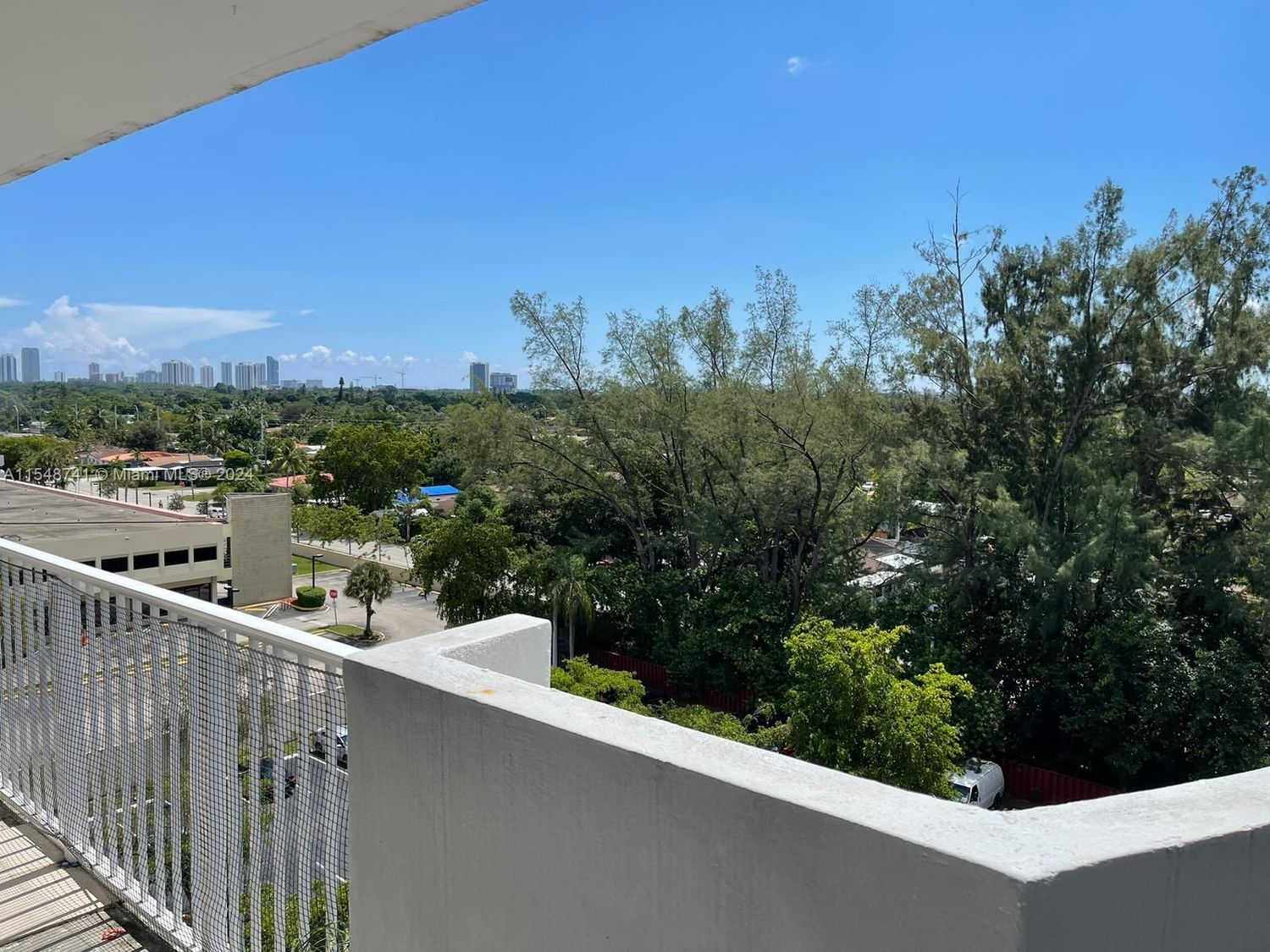 Real estate property located at 1300 Miami Gardens Dr #801E, Miami-Dade County, WILSHIRE CONDO, Miami, FL